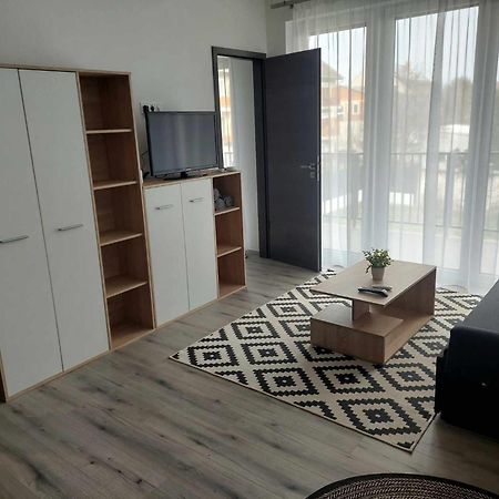 Mora Lak Apartment Szeged Bagian luar foto